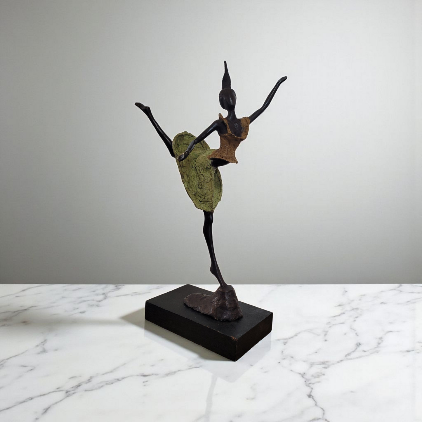 "La danseuse classique n° 1", Boureima Ouedraogo, Bronze massiv, 2025