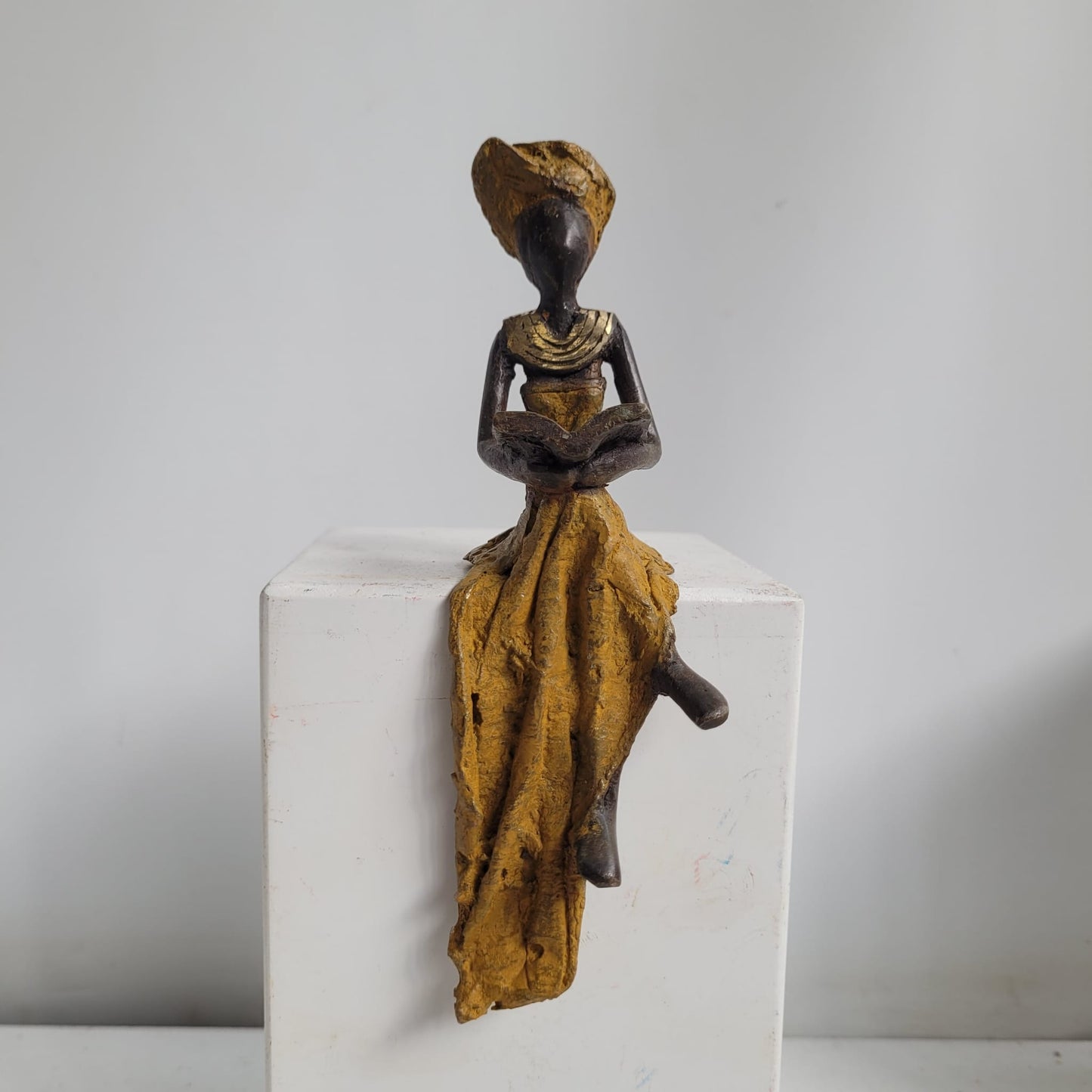 Bronze-Skulptur "Petite femme assise" by Hamed Nikiema | 16 cm | Unikate