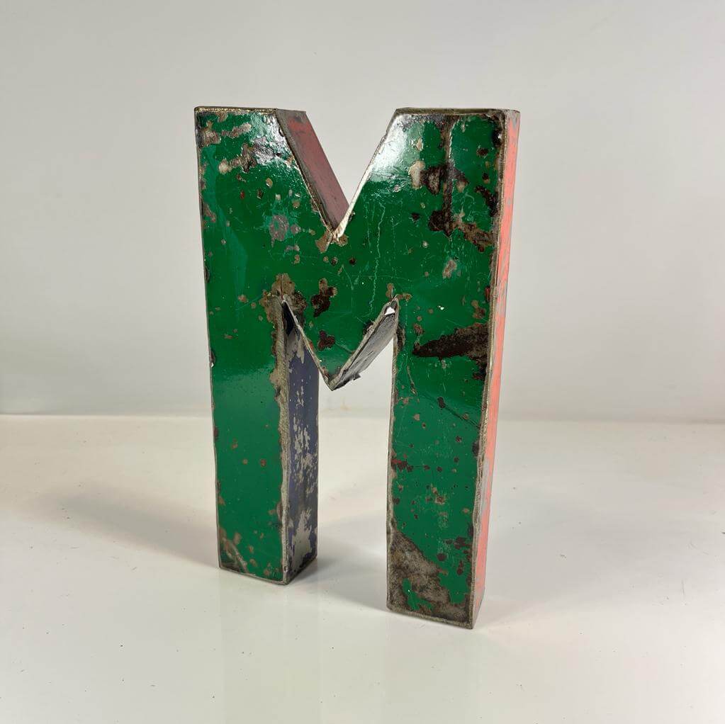 Buchstabe "M" aus recycelten Ölfässern | 22 oder 50 cm | verschiedene Farben