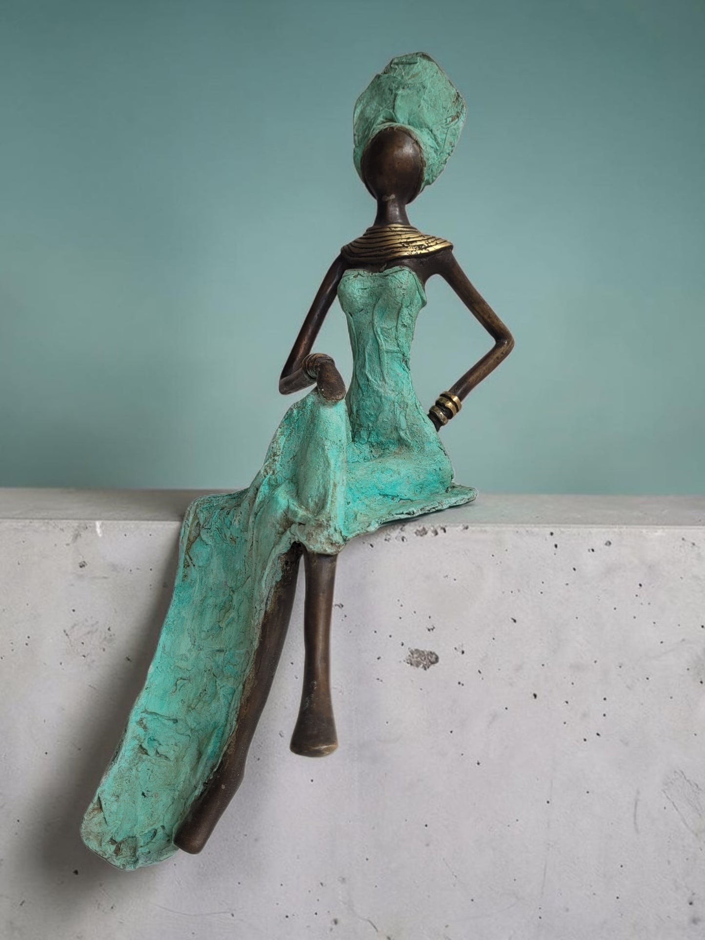 Die Elegante im wehenden Kleid | Bronze-Skulptur von Karim Sana | 43cm, 3kg