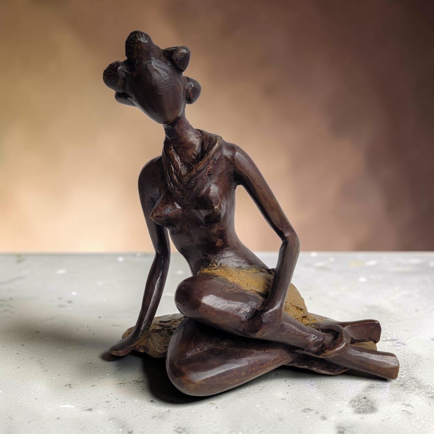 Bronze-Skulptur "Sirène rêveuse", by Boureima Ouedraogo, Bronze massiv, 2026