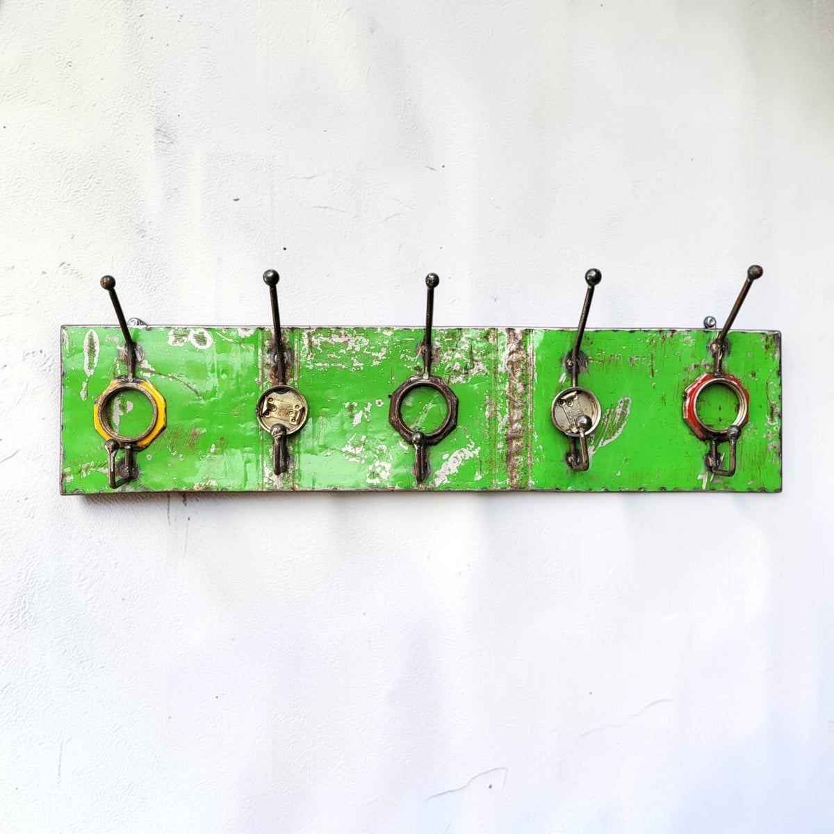 Porte-manteaux 5 crochets en barils de pétrole recyclés Upcycling | différentes couleurs
