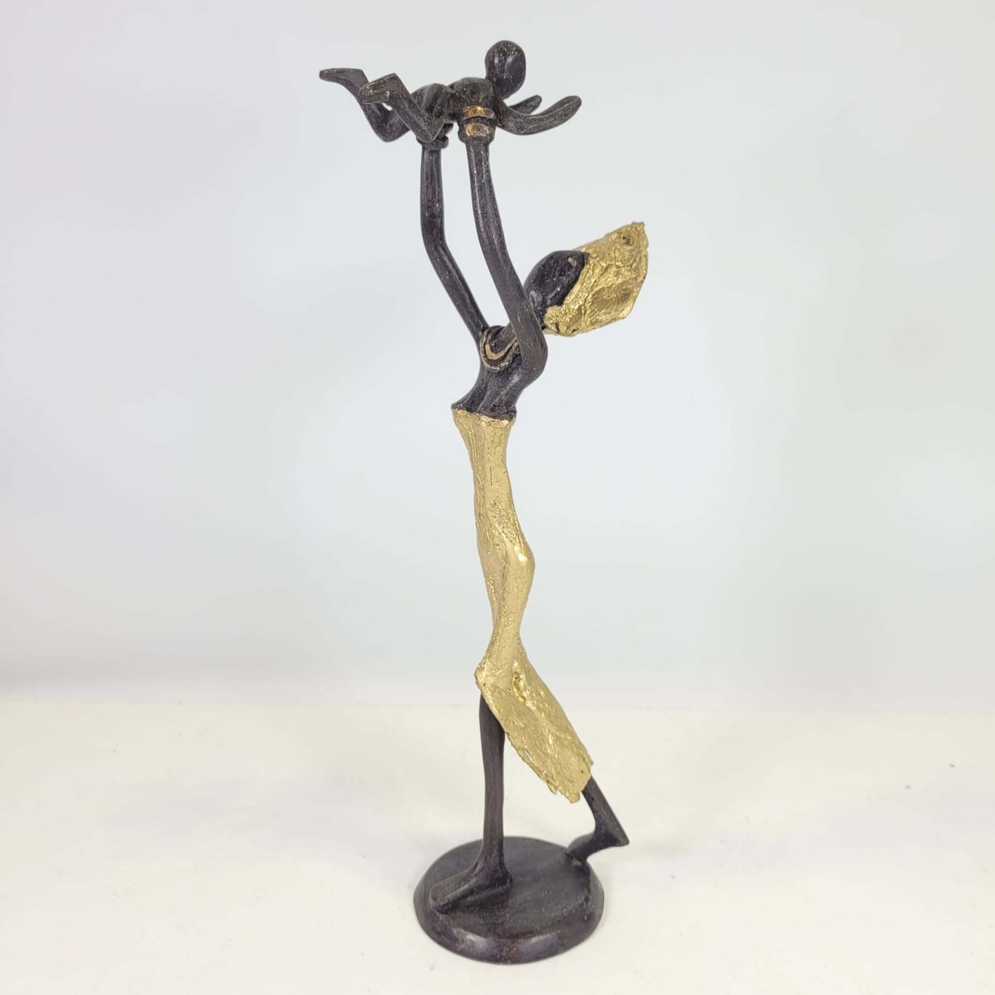 Bronze-Skulptur "Baby in the air" by Soré | verschiedene Größen und Farben