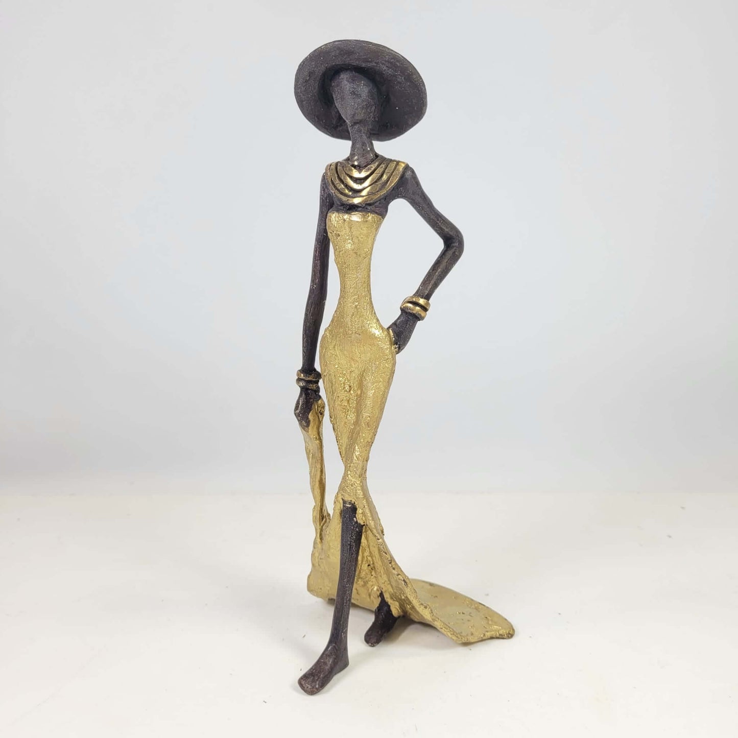Bronze-Skulptur "Femme élégante avec chapeau" by Soré | verschiedene Größen und Farben
