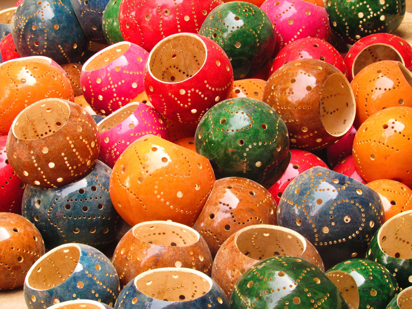 Teelicht Windlicht aus Kalebasse (Flaschenkürbis) | verschiedene Größen und Farben