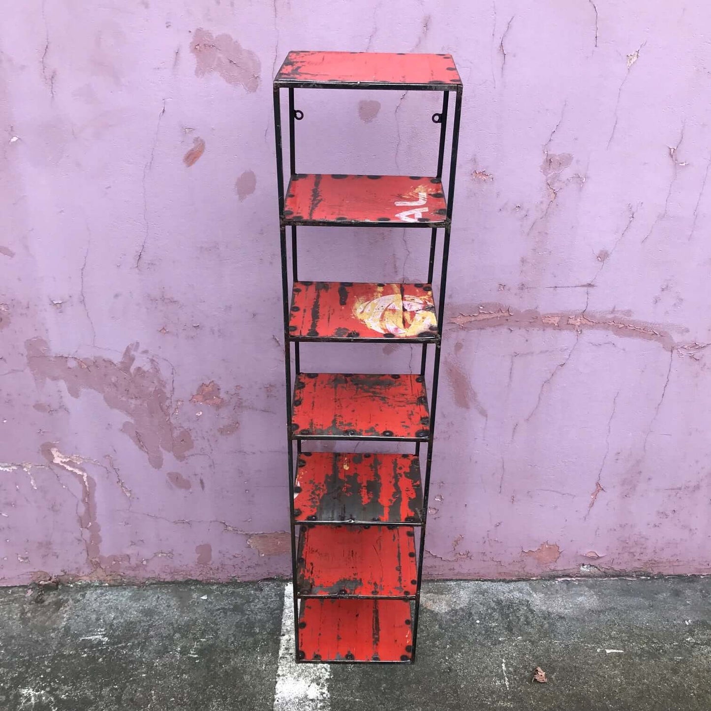 Regal "Oussentara" 8 Fächer | aus recycelten Ölfässern und Altmetall | Upcycling Design