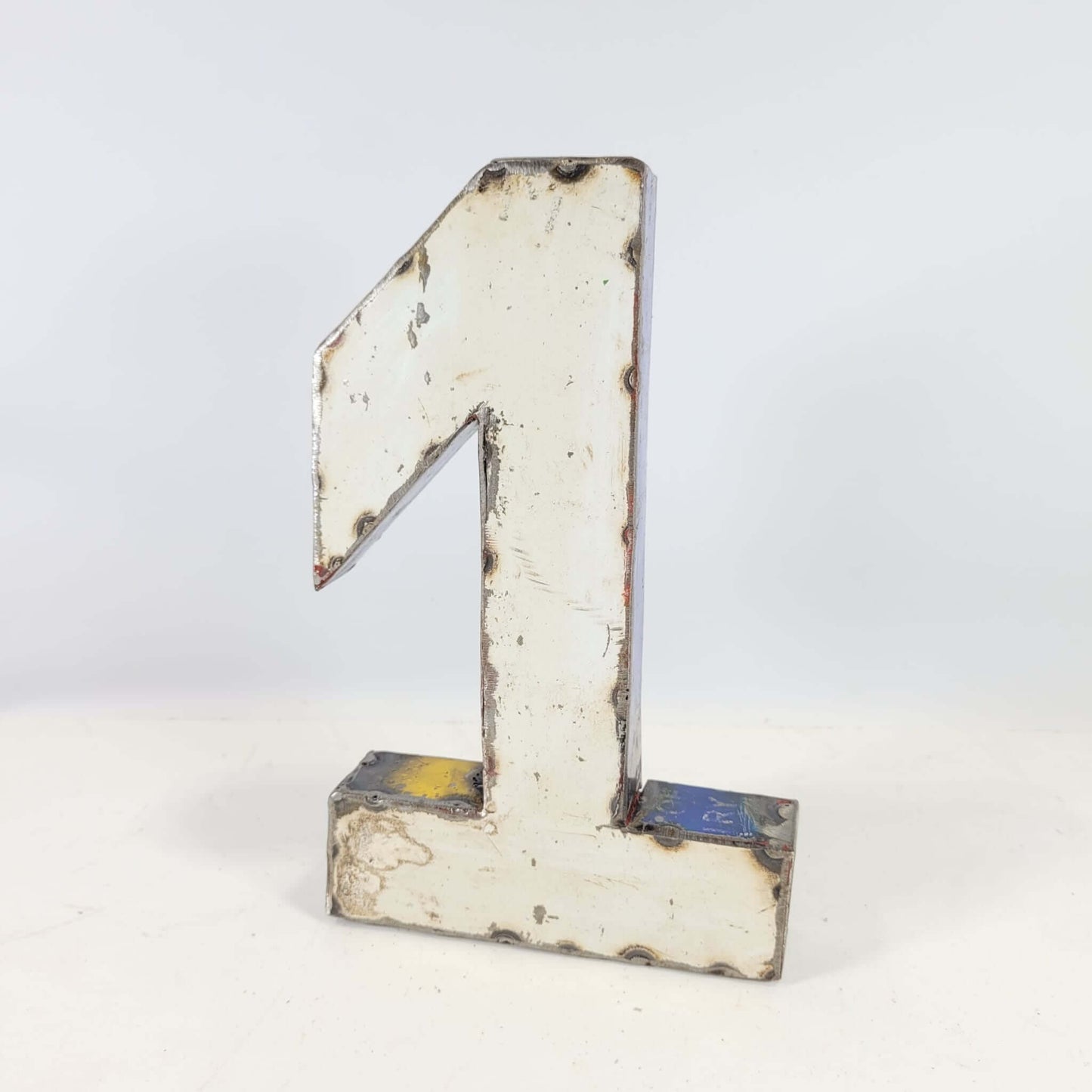 Chiffre "1" en barils de pétrole recyclés | 22 ou 50 cm | différentes couleurs