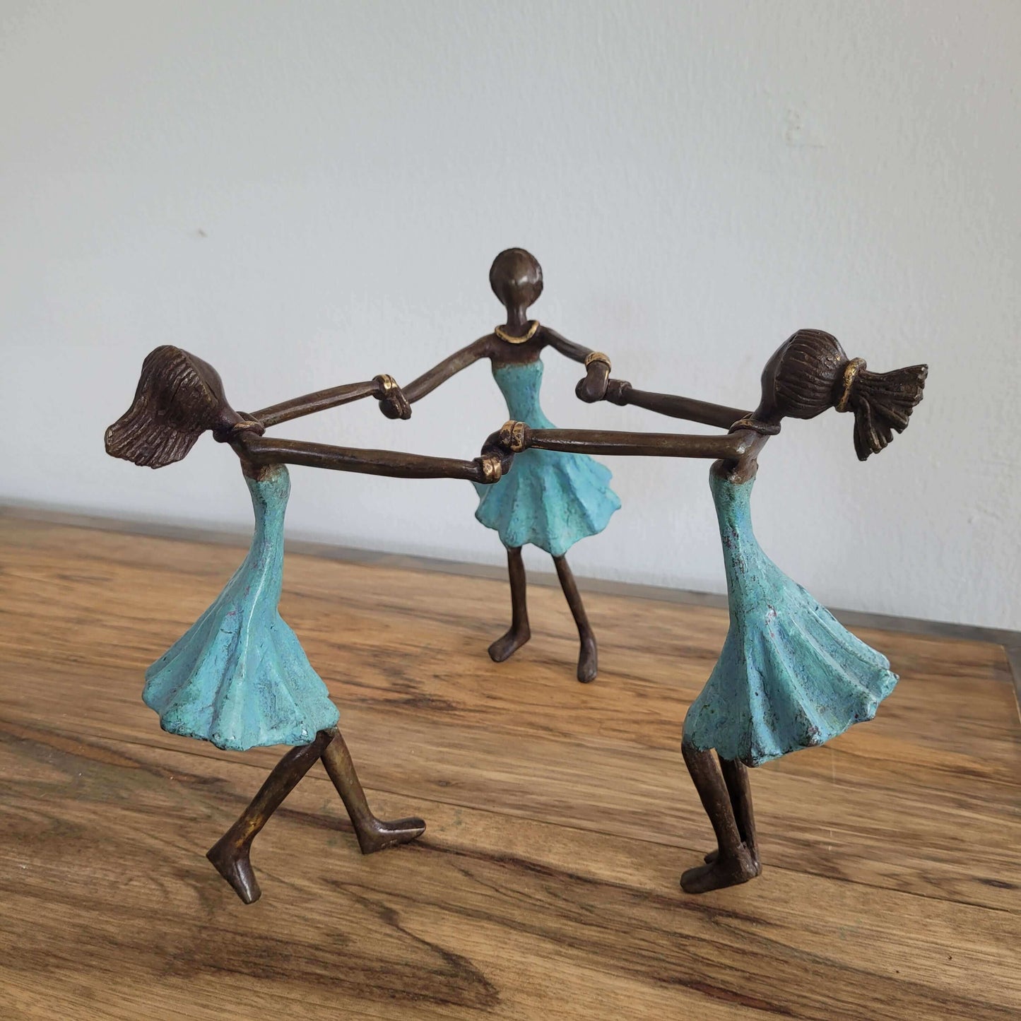 "Alors on danse" | Bronze-Skulptur von Hamidou | Einzelstück