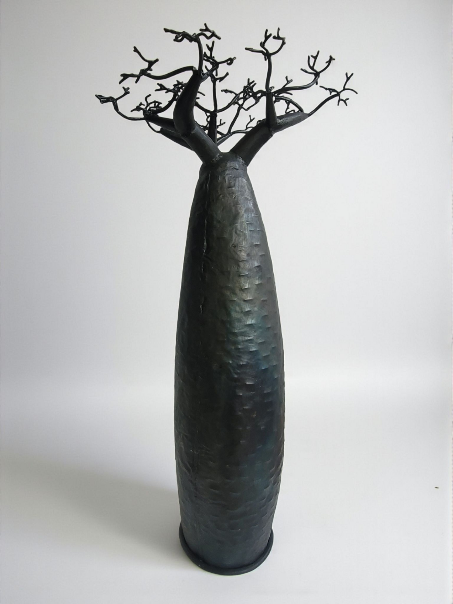 Baobab aus recyceltem Ölfass | Affenbrotbaum | 80 cm Schwarz | Einzelstück aus Madagaskar