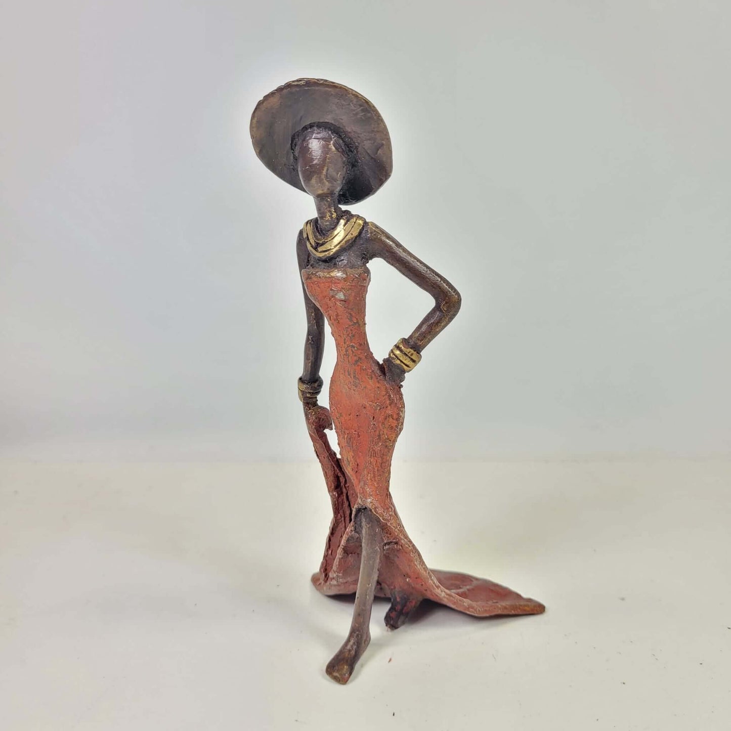 Bronze-Skulptur "Femme élégante avec chapeau" by Soré | verschiedene Größen und Farben