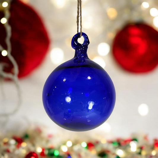 Boule de Noël soufflée à la bouche | Bleu foncé | fait à la main en Palestine | Le commerce équitable pour la paix