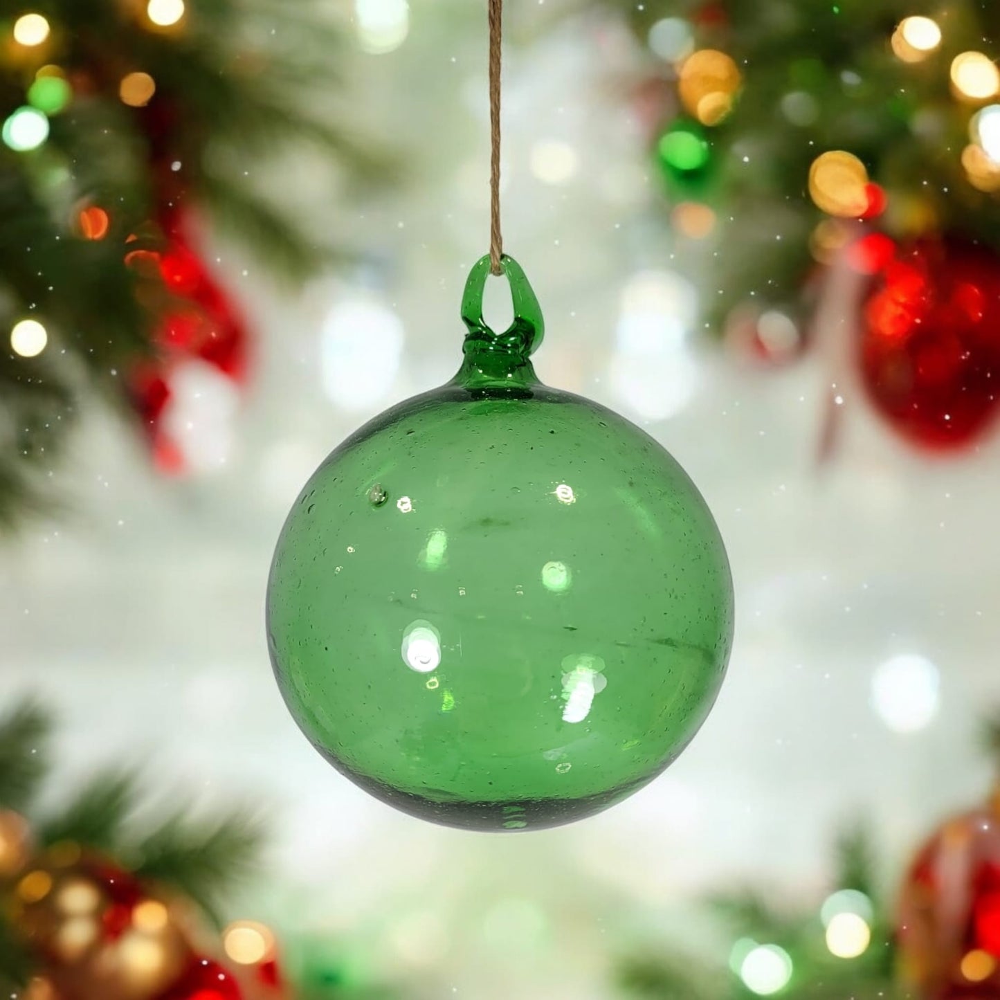 Mouth-blown Christmas bauble | Green | handmade in Palestine | Fair Trade for Peace