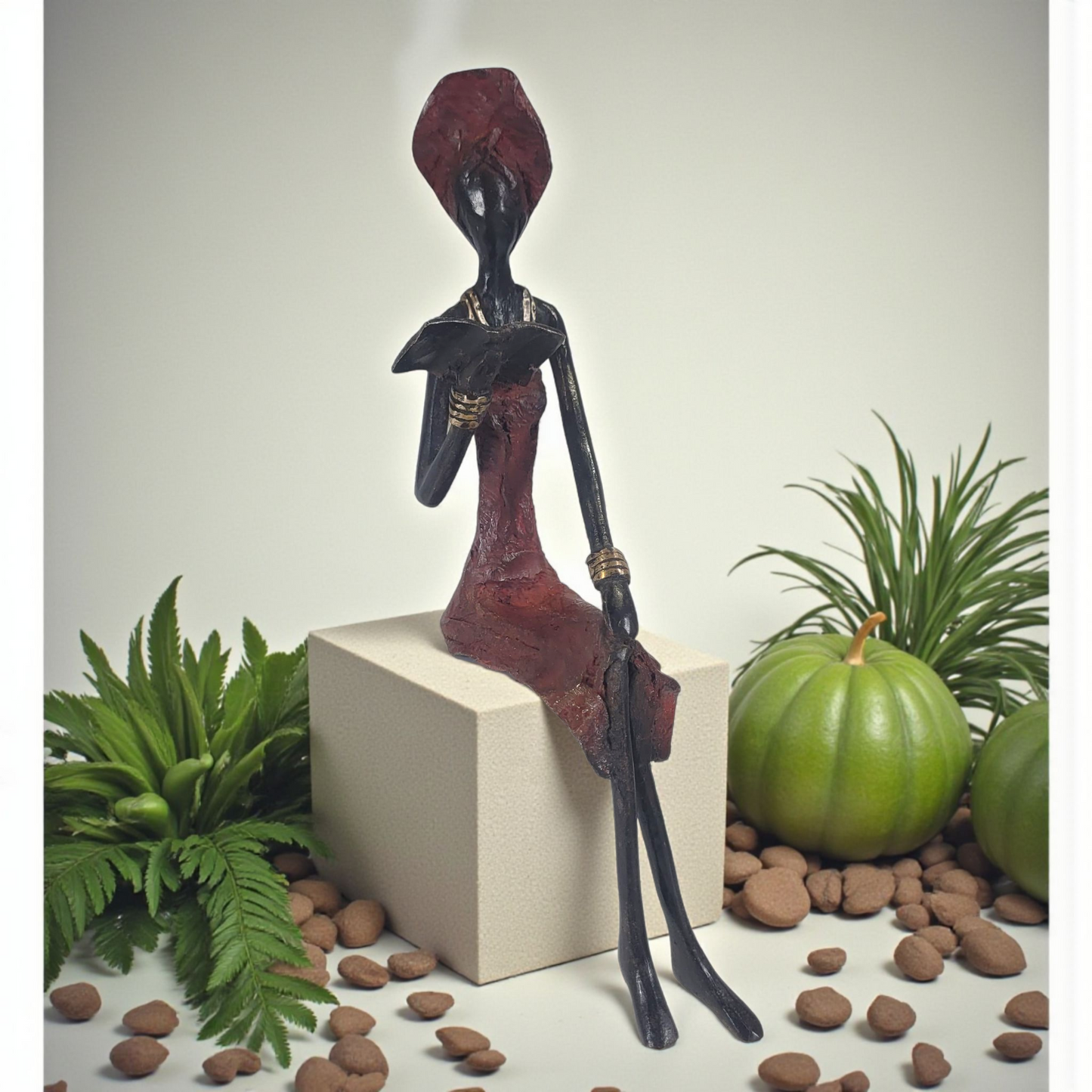 Bronze-Skulptur "Lesende Frau" by Adama Ouedraogo 25 cm Unikate verschiedene Farben