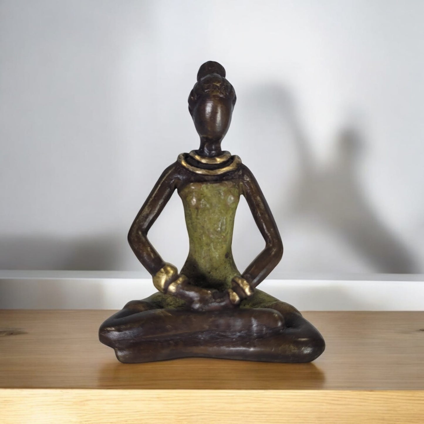 Sculpture en bronze yoga "Inda" | par Derme | différentes couleurs