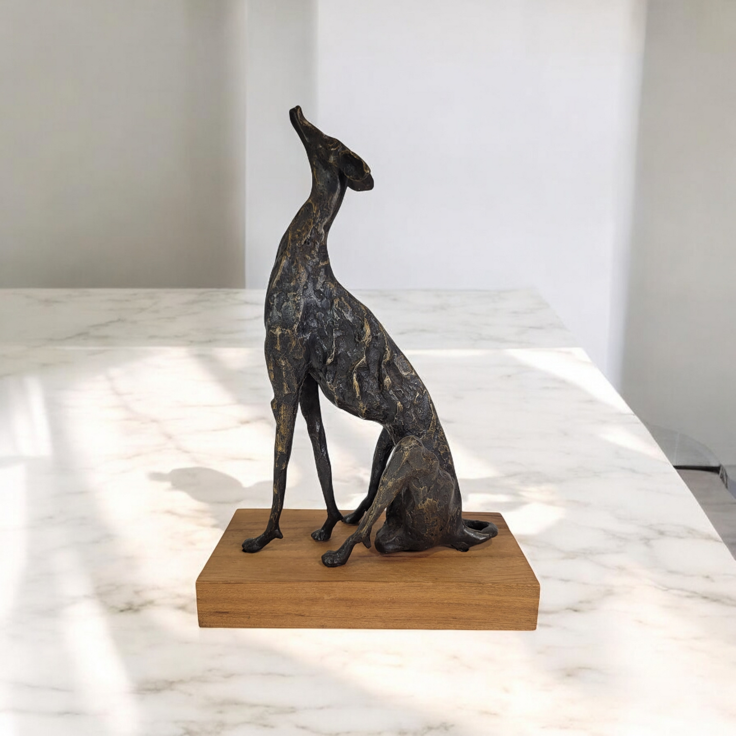 Bronze-Skulptur "Lévrier" (2024) Windhund Greyhound by Boureima | Unikat