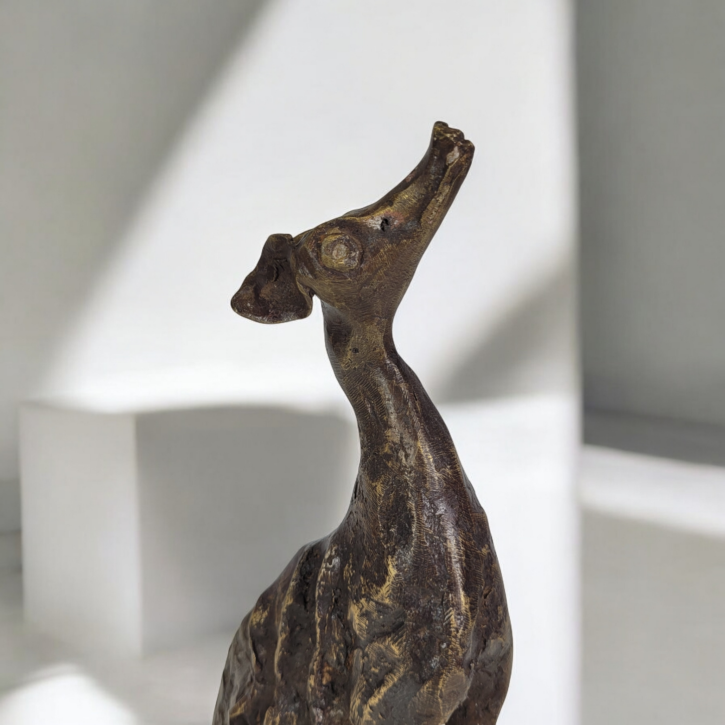 Bronze-Skulptur "Lévrier" (2024) Windhund Greyhound by Boureima | Unikat