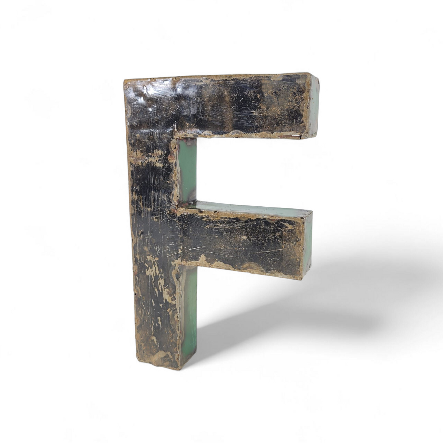 Buchstabe "F" aus recycelten Ölfässern | 22 oder 50 cm | verschiedene Farben