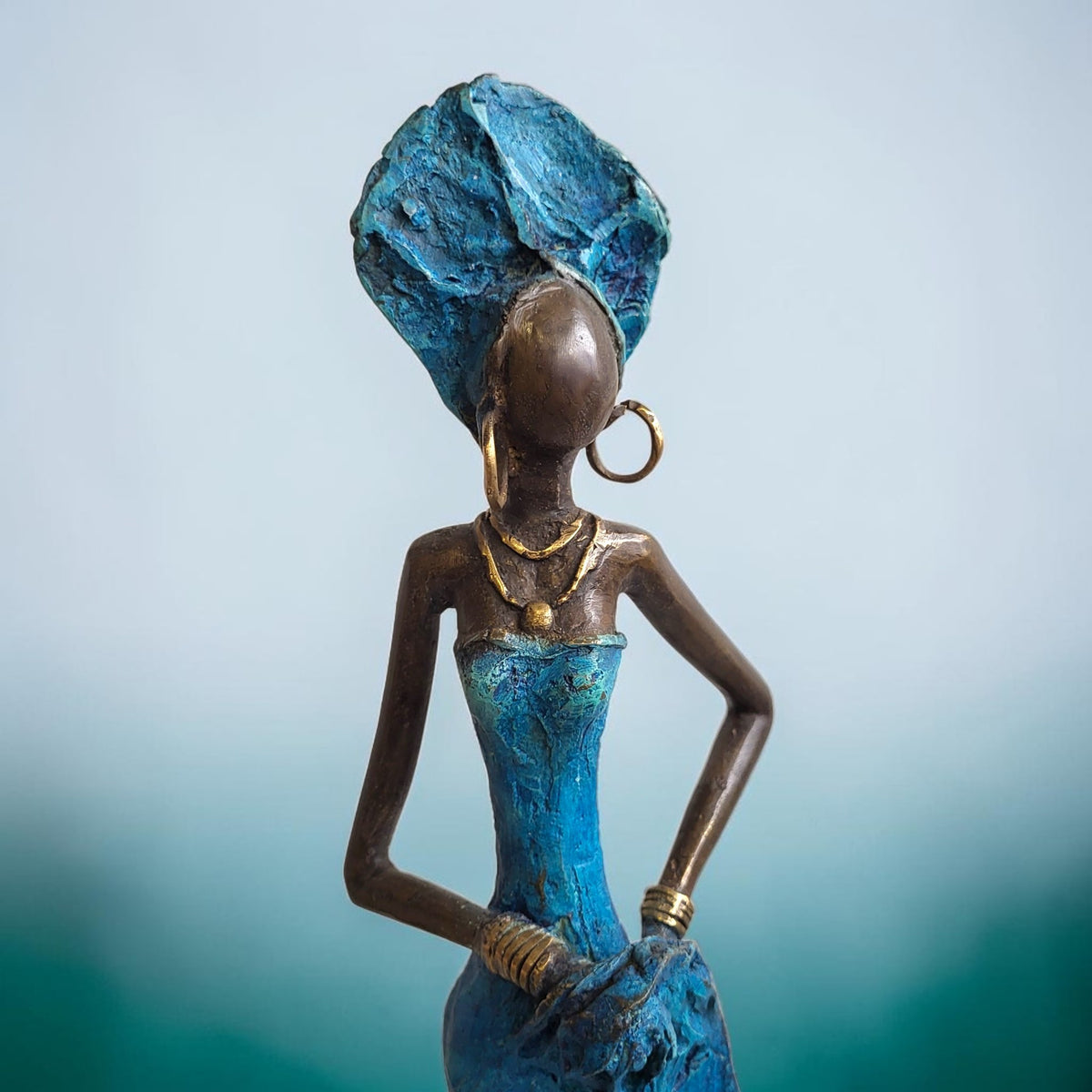 Bronze-Skulptur "Je pose donc je suis (I)" by Issouf B. | 55 cm | Einzelstücke
