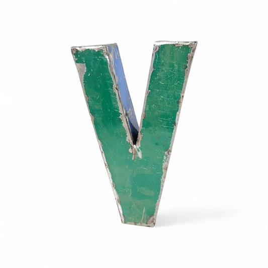 Lettre "V" en fûts de pétrole recyclés | 22 ou 50 cm | différentes couleurs