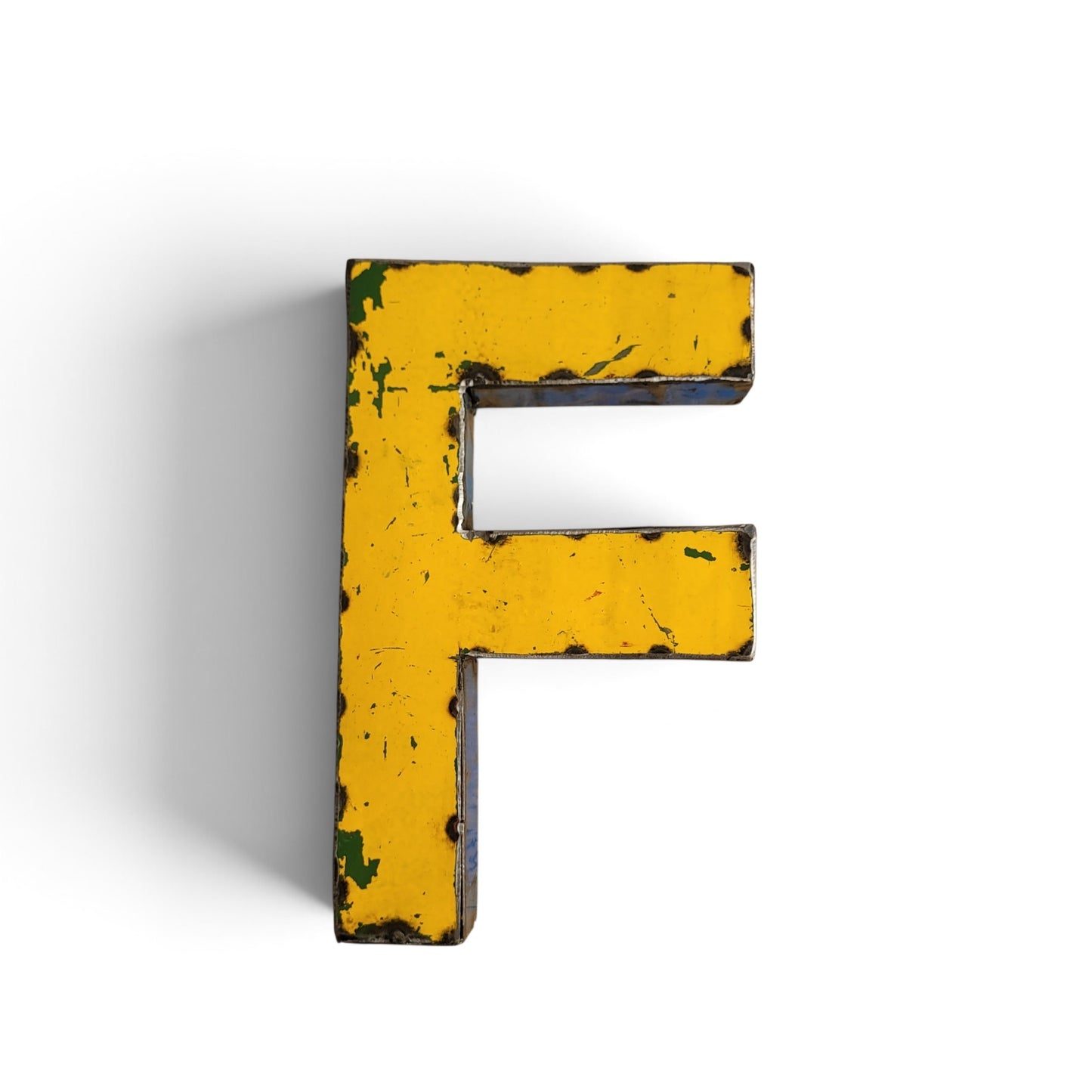 Buchstabe "F" aus recycelten Ölfässern | 22 oder 50 cm | verschiedene Farben