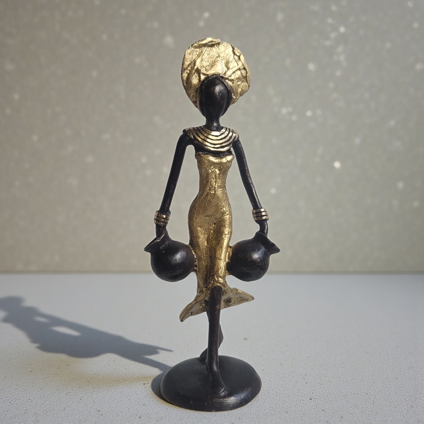 Sculpture en bronze "Femme aux deux amphores" by Soré | différentes couleurs et tailles