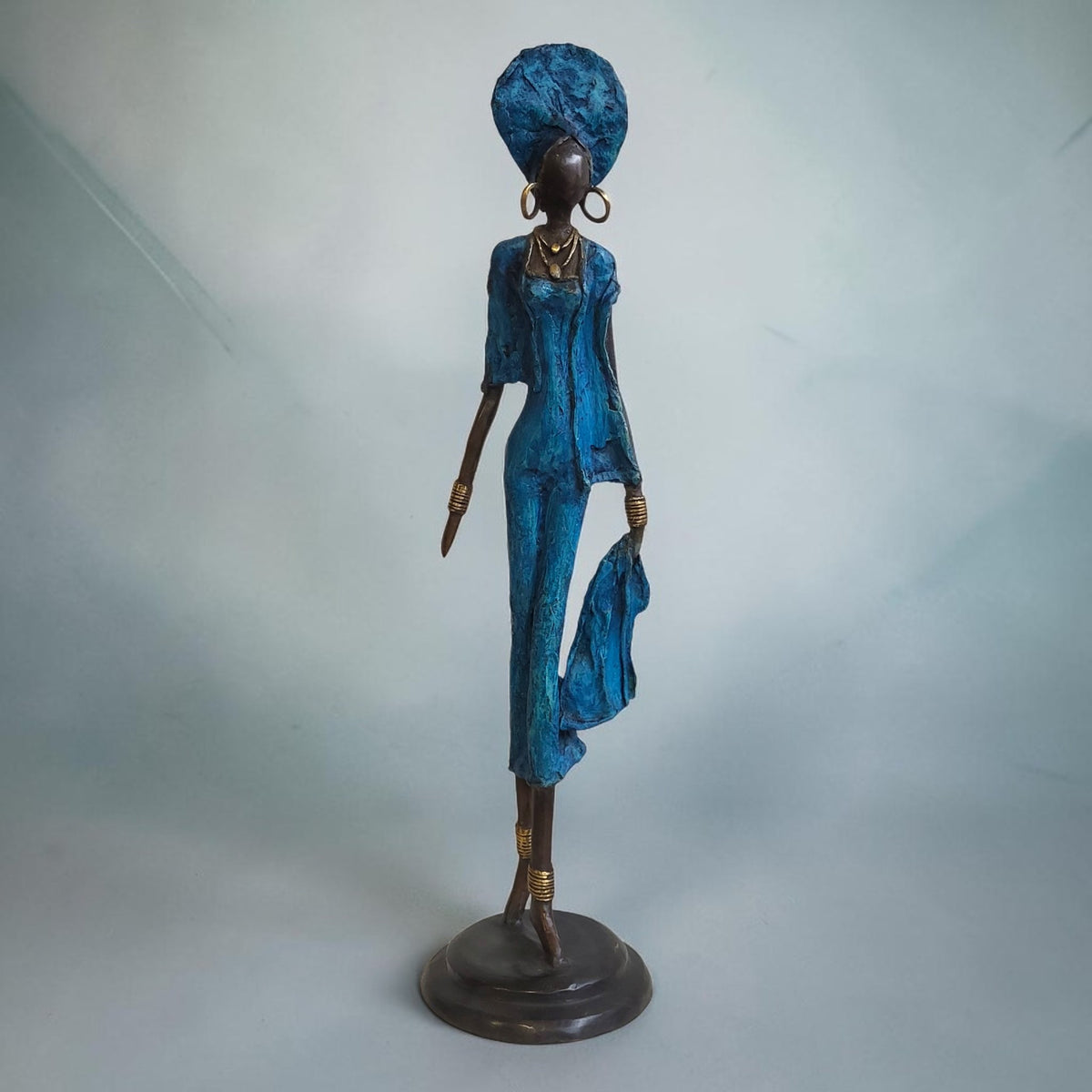 Bronze-Skulptur "Je pose donc je suis (II)" by Issouf B. | 55 cm | Einzelstücke
