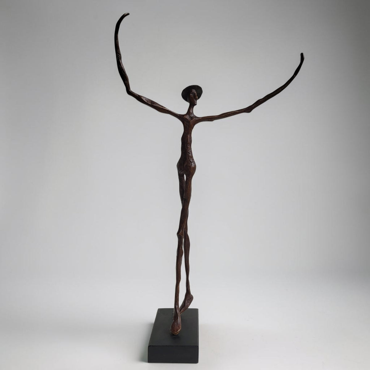 Bronze-Skulptur "Embrassez-moi", by Boureima Ouedraogo, 68 cm, Bronze massiv, 2026
