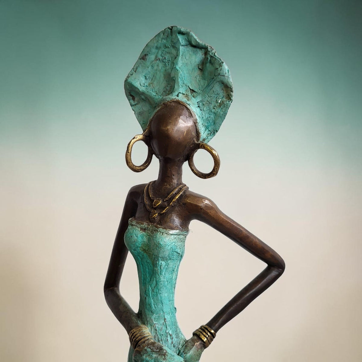 Bronze-Skulptur "Je pose donc je suis (I)" by Issouf B. | 55 cm | Einzelstücke