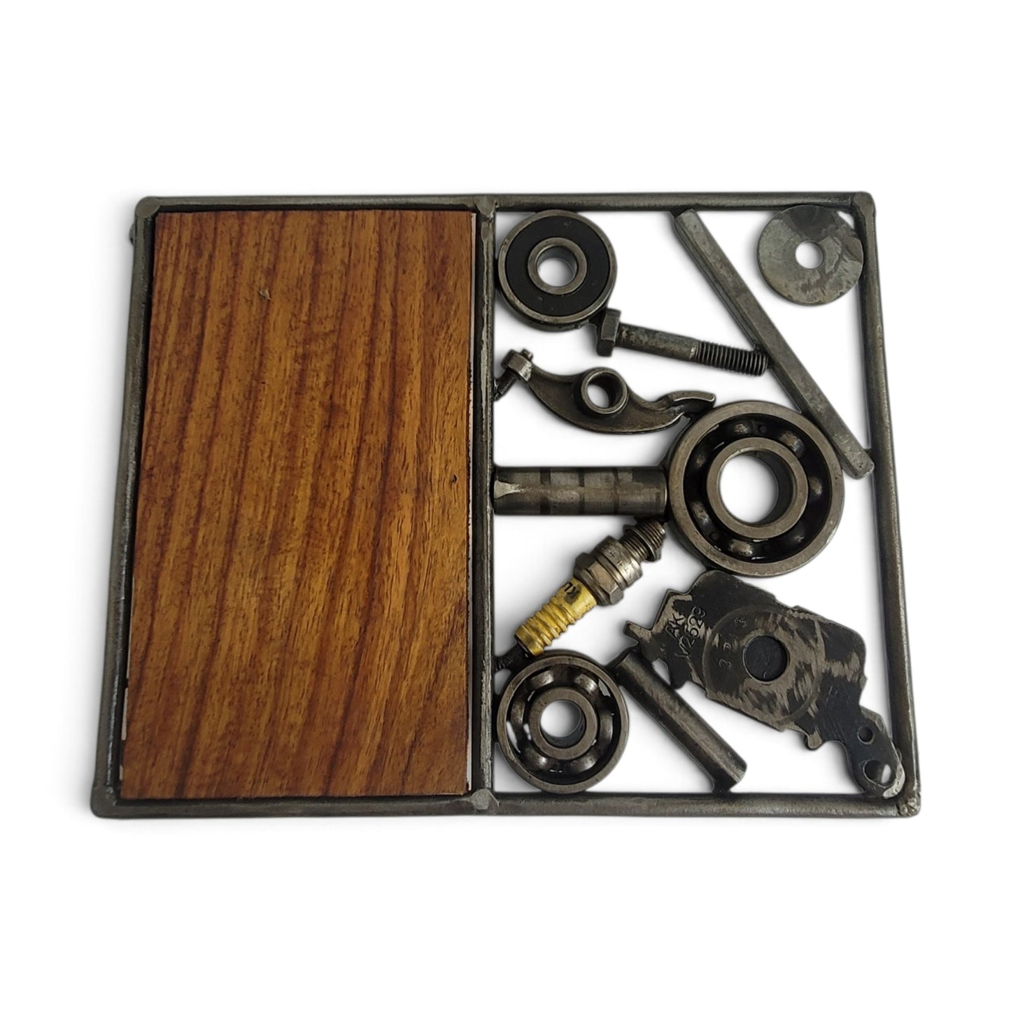 Untersetzer "Autowerkstatt" by Petit Pascal | Upcycling von Altholz und Autoteilen