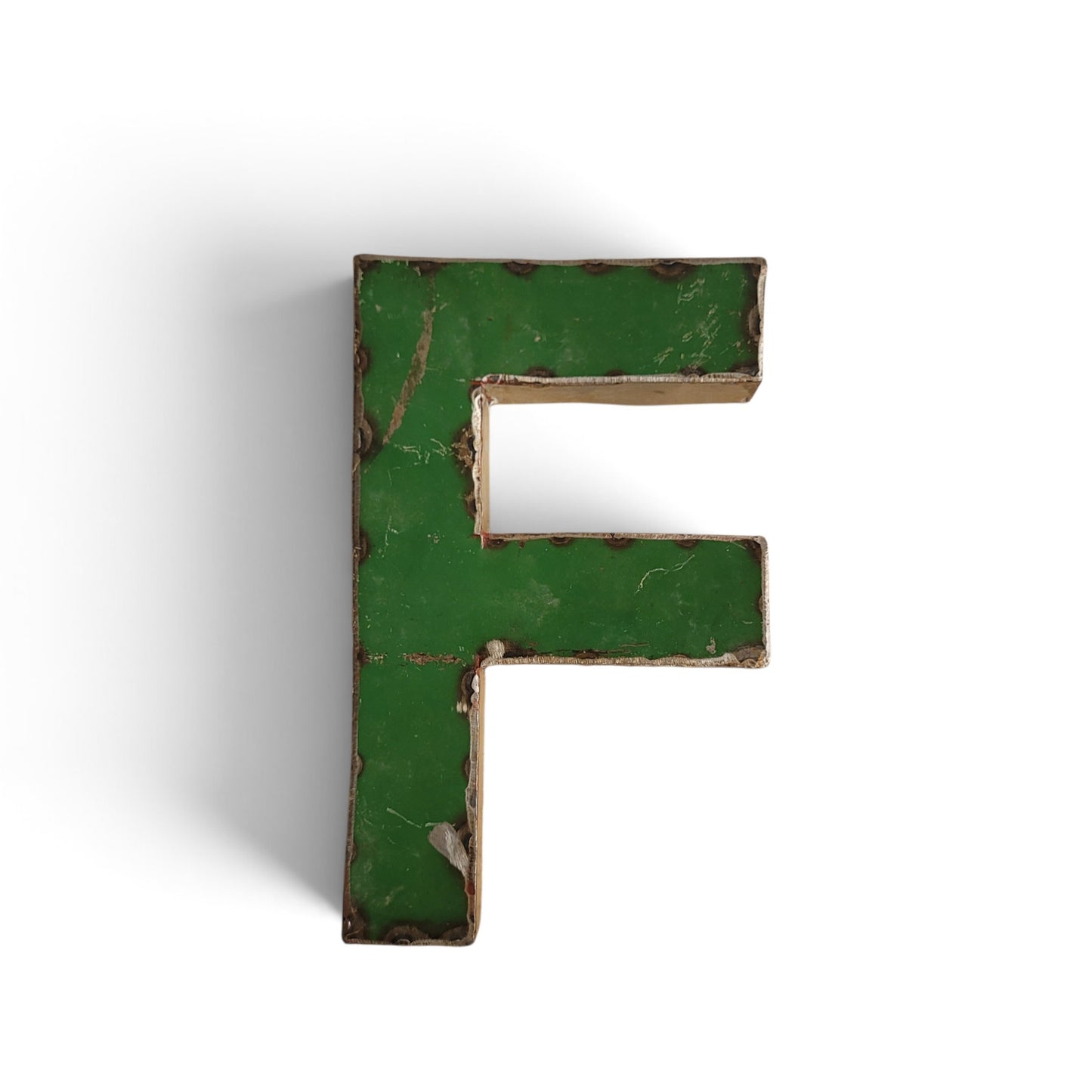 Buchstabe "F" aus recycelten Ölfässern | 22 oder 50 cm | verschiedene Farben