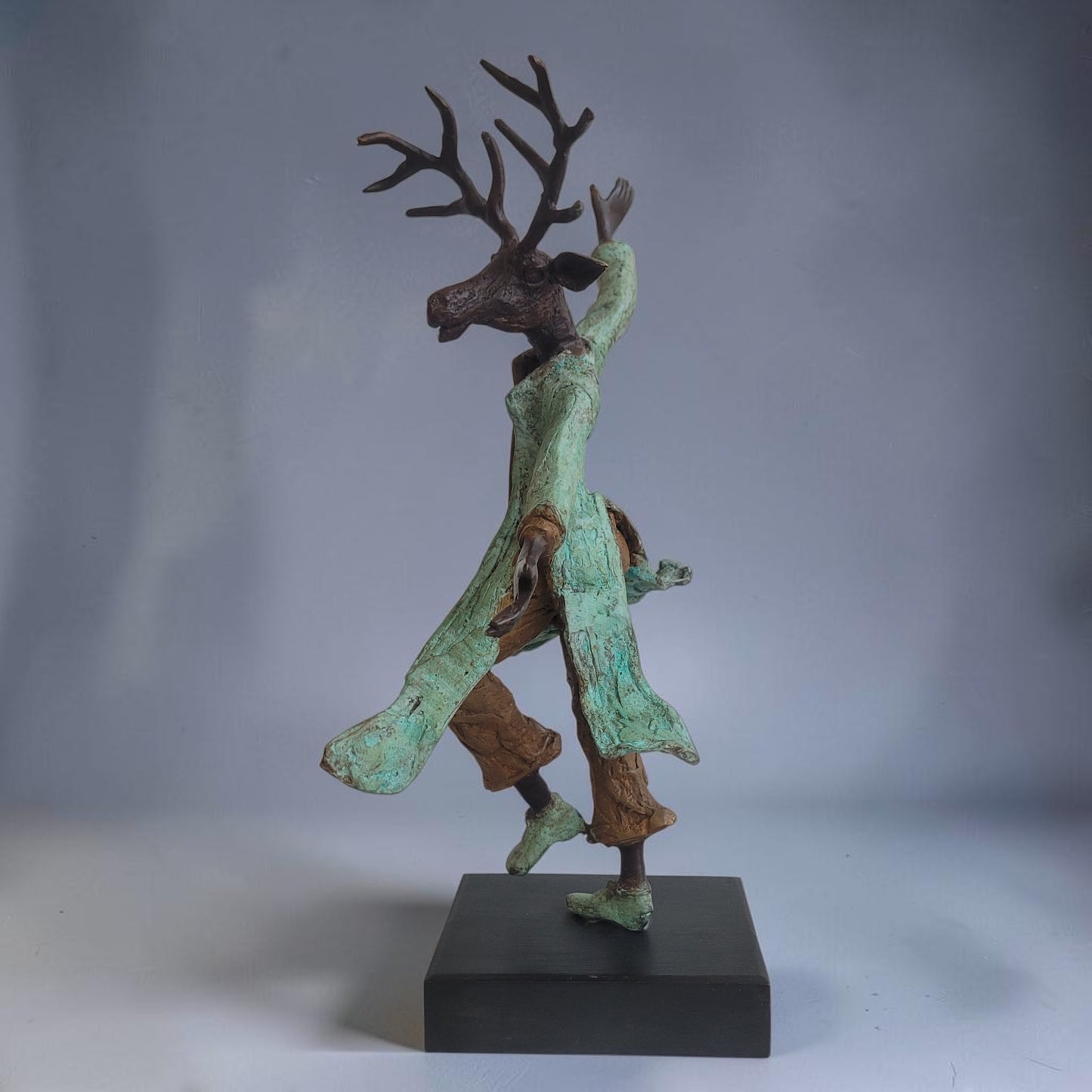 Bronze-Skulptur "L'esprit du cerf", by Boureima Ouedraogo, 37 cm, Bronze massiv, 2026