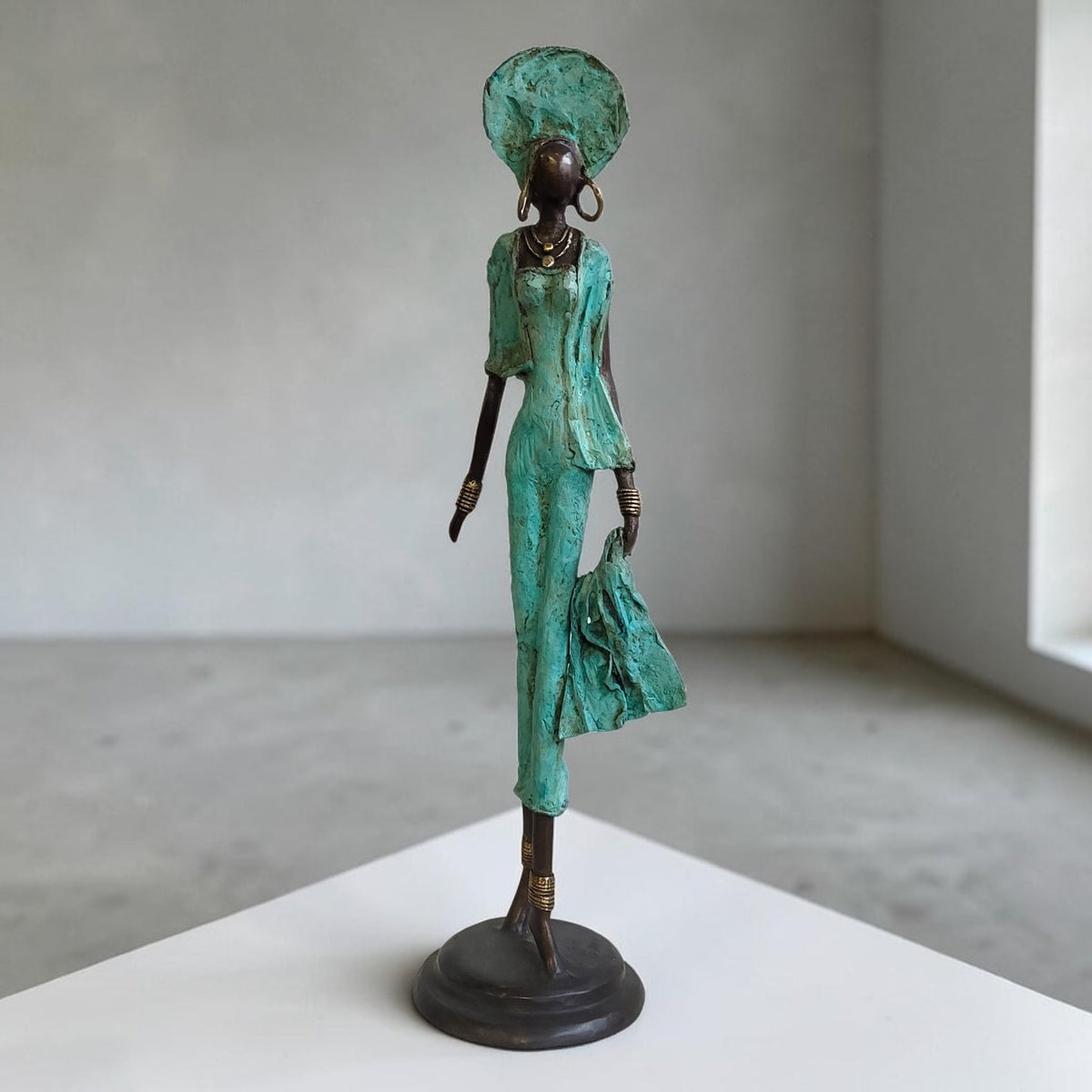 Bronze-Skulptur "Je pose donc je suis (II)" by Issouf B. | 55 cm | Einzelstücke