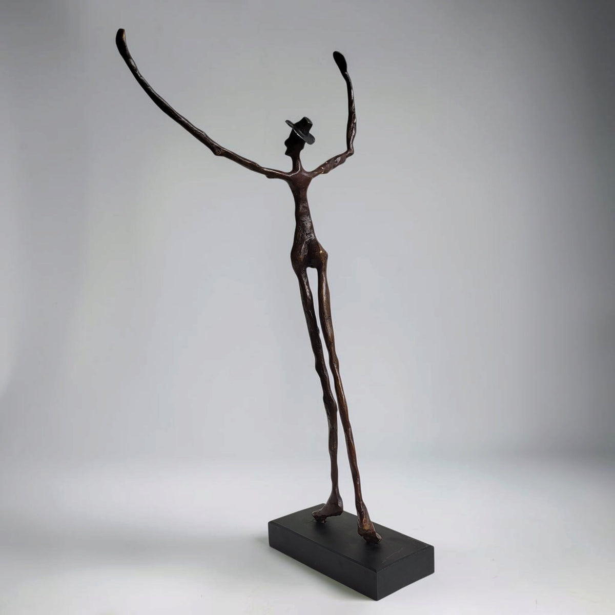 Bronze-Skulptur "Embrassez-moi", by Boureima Ouedraogo, 68 cm, Bronze massiv, 2026