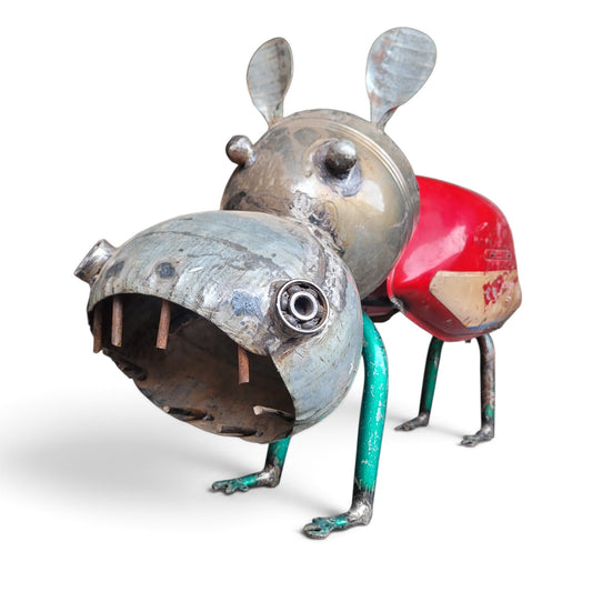 Nilpferd-Skulptur „Grande Gueule #2" – Upcycling-Unikat aus Autoteilen, Burkina Faso