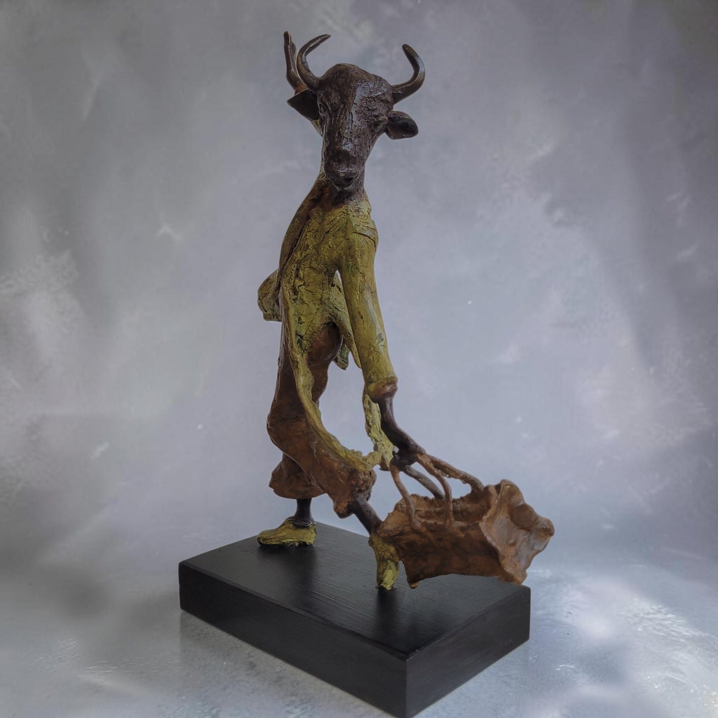 Bronze-Skulptur "Le buffle voyageur", by Boureima Ouedraogo, 37 cm, Bronze massiv, 2026