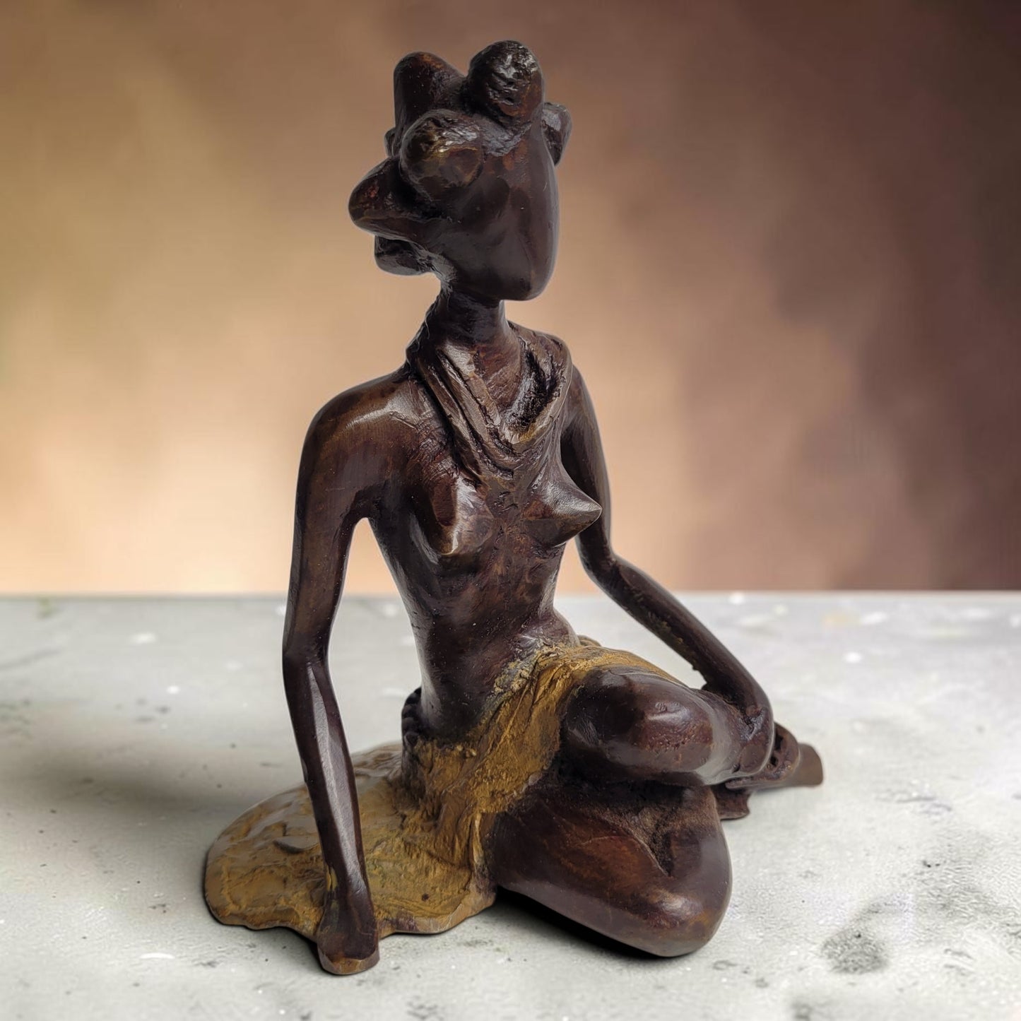 Bronze-Skulptur "Sirène rêveuse", by Boureima Ouedraogo, Bronze massiv, 2026