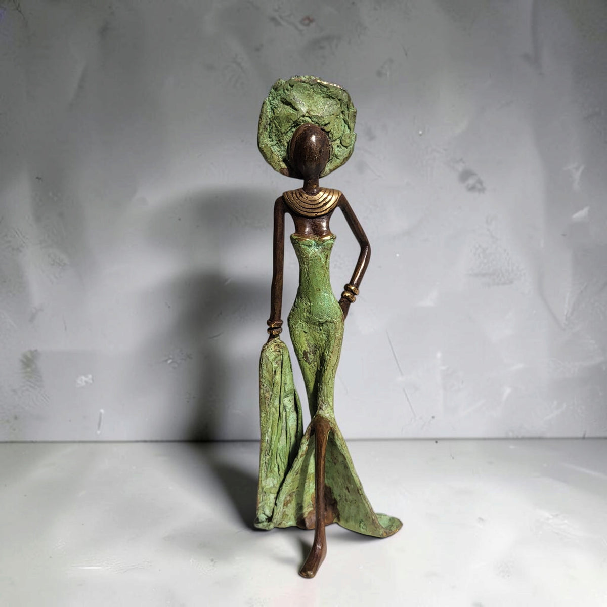 Sculpture en bronze "Femme élégante" de Soré | 17 cm | Couleurs différentes