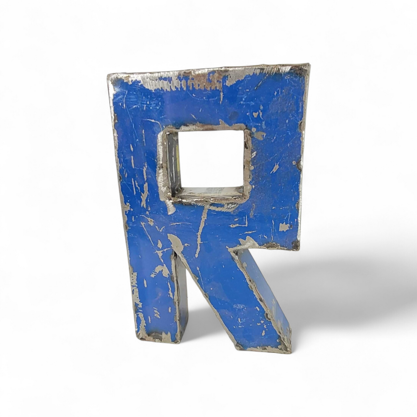 Lettre "R" en barils de pétrole recyclés | 22 ou 50 cm | différentes couleurs