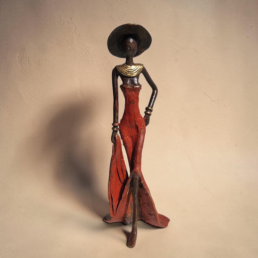 Sculpture en bronze "Femme élégante avec chapeau" by Soré | différentes tailles et couleurs