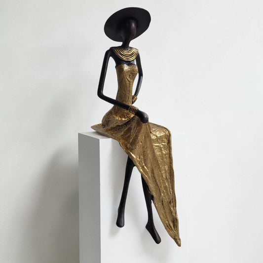 Bronze-Skulptur "Femme assise avec chapeau" by Soré | 42 cm | verschiedene Farben