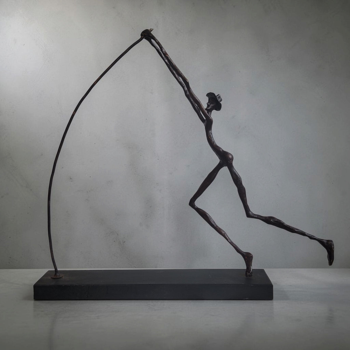 Bronze-Skulptur "Le sauteur à la perche", by Boureima Ouedraogo, 61 cm, Bronze massiv, 2026