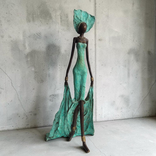 Bronze-Skulptur "Dame en robe du soir" by Issouf B. | 32 oder 55 cm