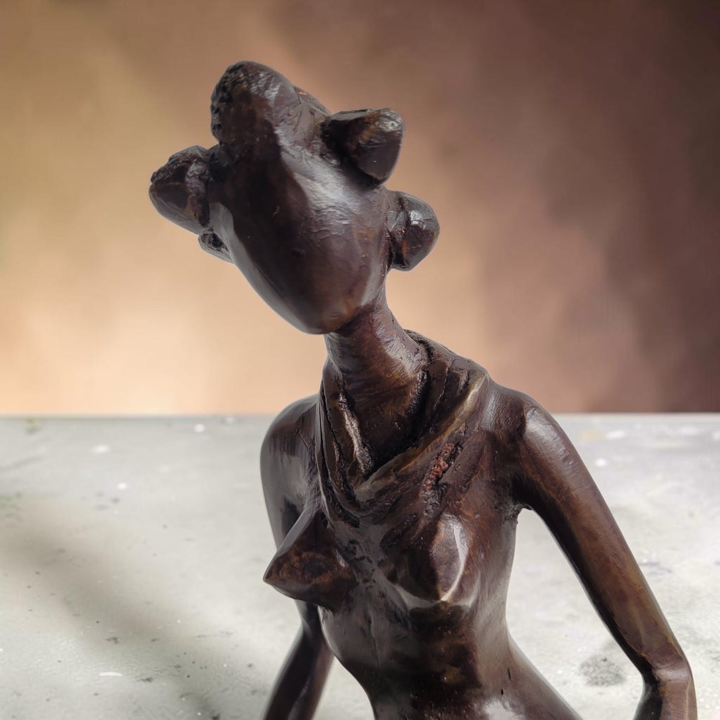 Bronze-Skulptur "Sirène rêveuse", by Boureima Ouedraogo, Bronze massiv, 2026