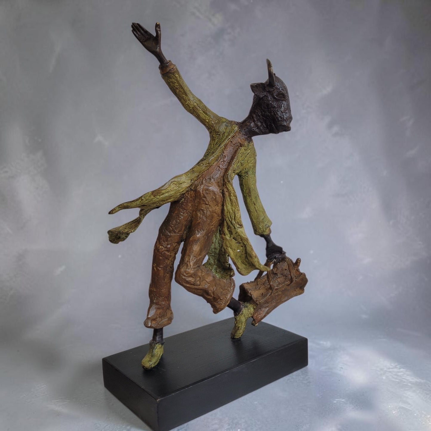 Bronze-Skulptur "Le buffle voyageur", by Boureima Ouedraogo, 37 cm, Bronze massiv, 2026