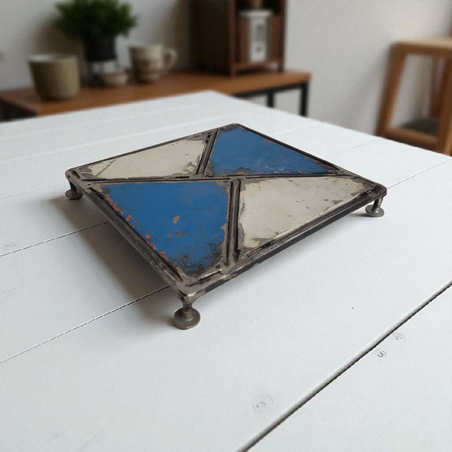 Dessous de plat "Mosaïque" by Petit Pascal | Upcycling de vieux fûts de pétrole