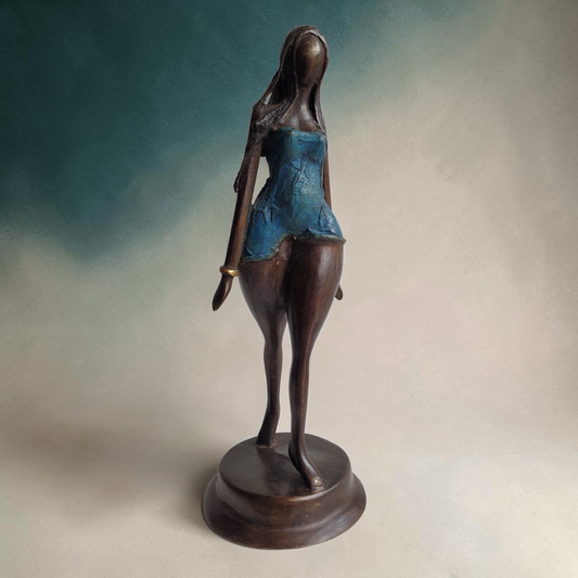 "Jeune Fille au Vent #3" Bronze-Skulptur von Issouf Iboudou, 32 cm, 2026