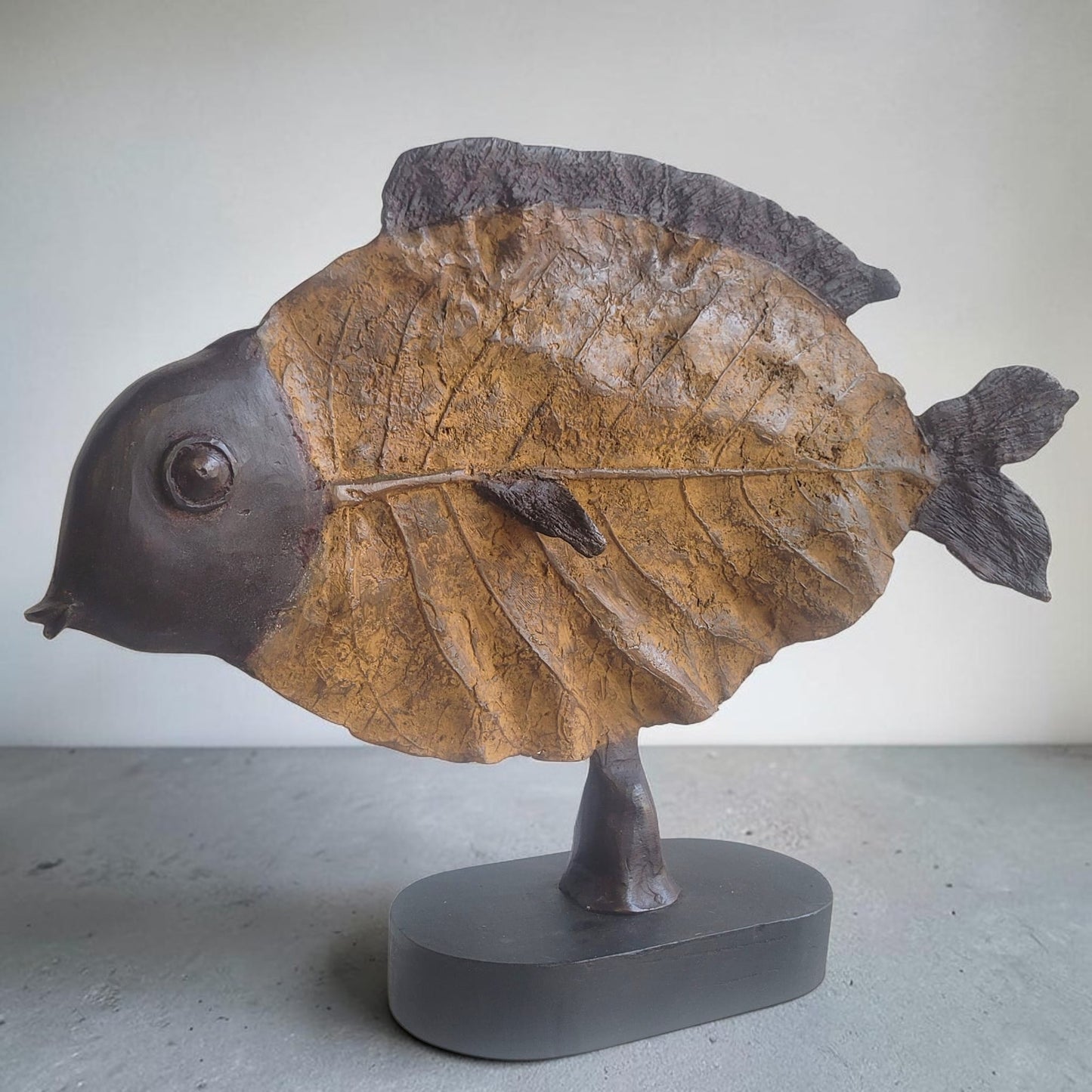 "Blattfisch" Bronze-Skulptur von Boureima Ouedraogo, 2026, Brown