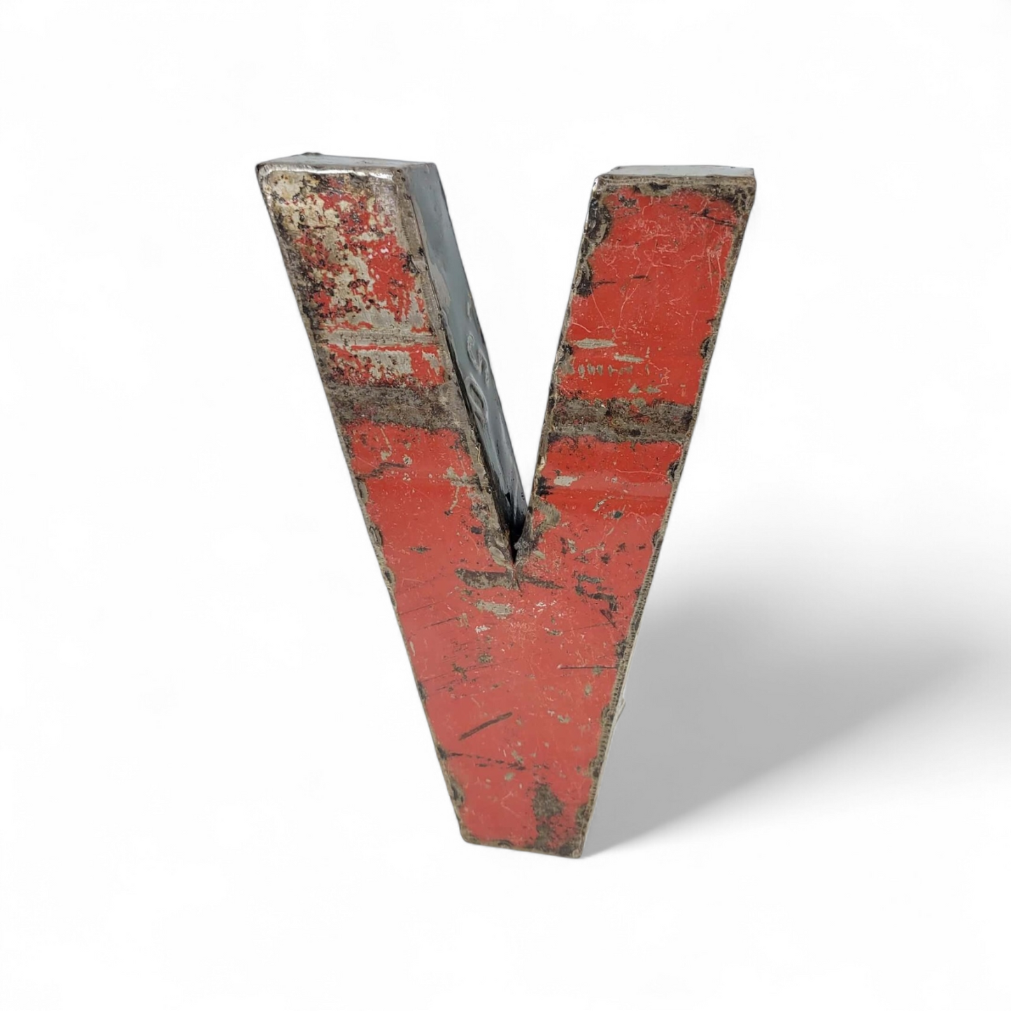 Lettre "V" en fûts de pétrole recyclés | 22 ou 50 cm | différentes couleurs