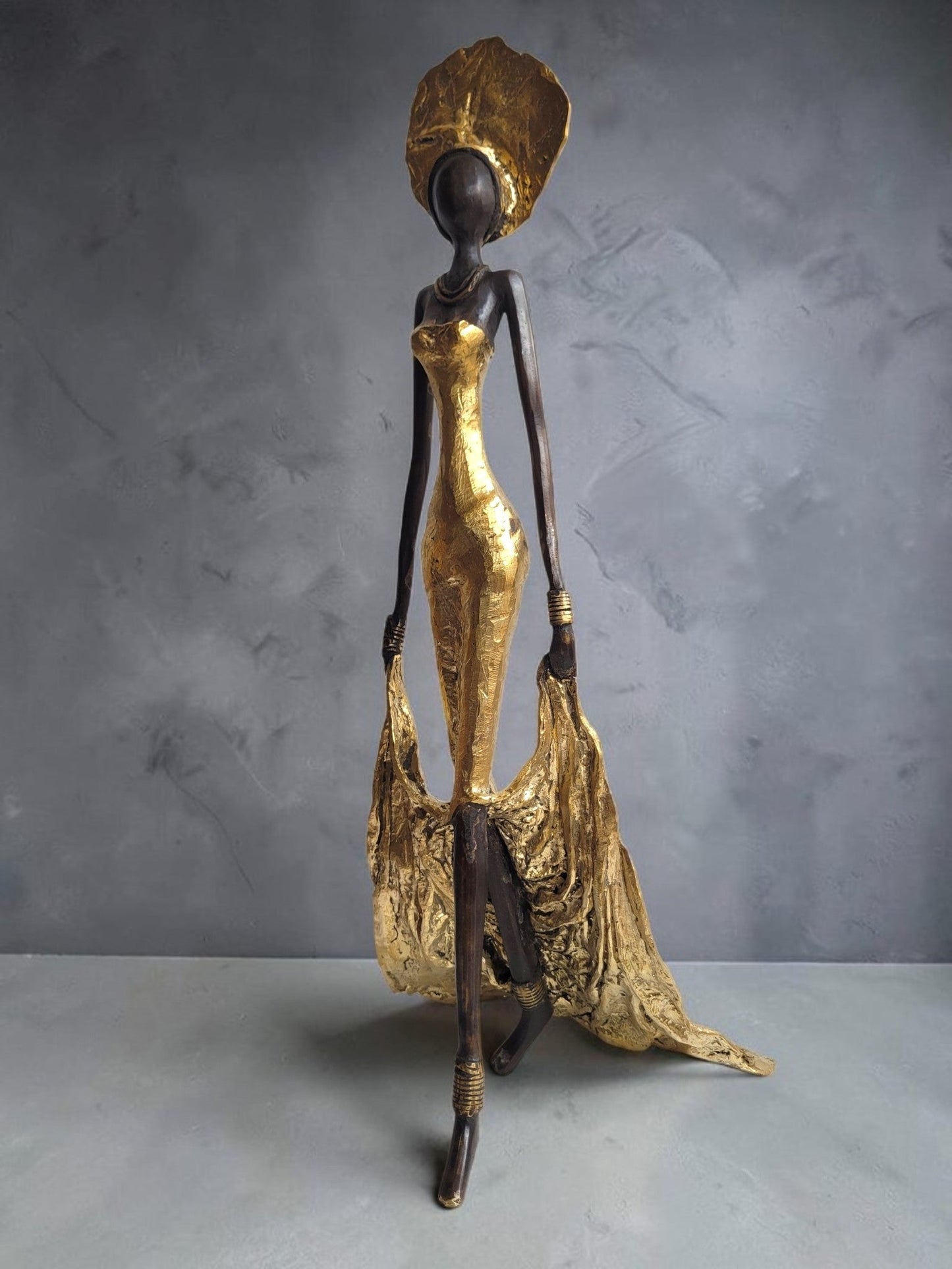 Bronze-Skulptur "Dame en robe du soir" by Issouf B. | 32 oder 55 cm