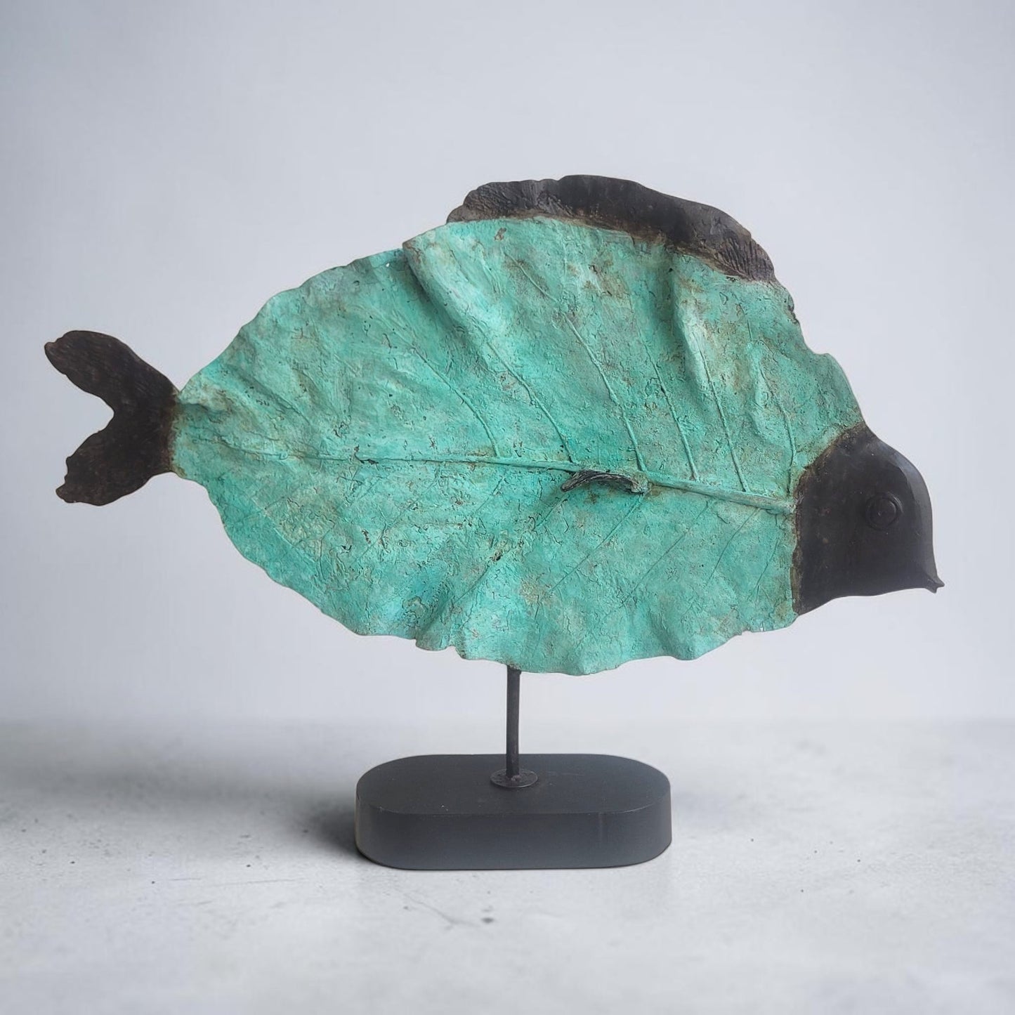 "Blattfisch" Bronze-Skulptur von Boureima Ouedraogo, 2026, Turquoise